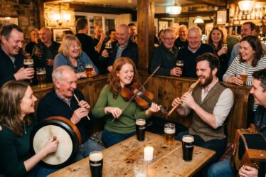 Ceol agus craic